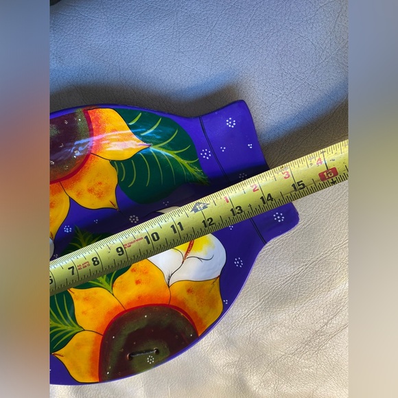 Terracotta Handmade & Painted Fish Plate Wall Hanging with flowers. - Picture 4 of 6